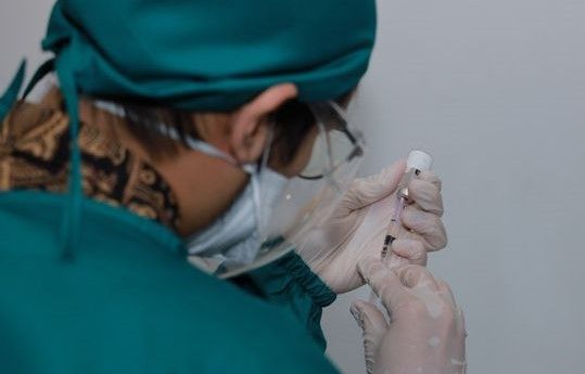 podiumnews.com-Unpad Gelar Vaksinasi Covid-19 bagi Keluarga Dosen dan Tendik